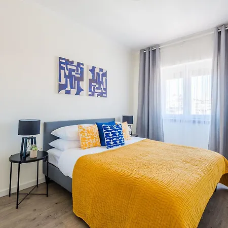 Apartment Bela Vista C In Lisbon